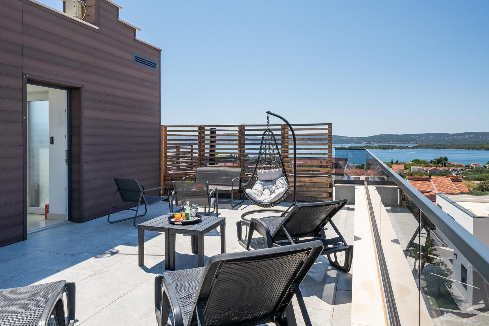 Sea Bay View Apartment - Appartement Avec Piscine Et Magnifique Vue Sur Mer Sveti Filip i Jakov Bagian luar foto